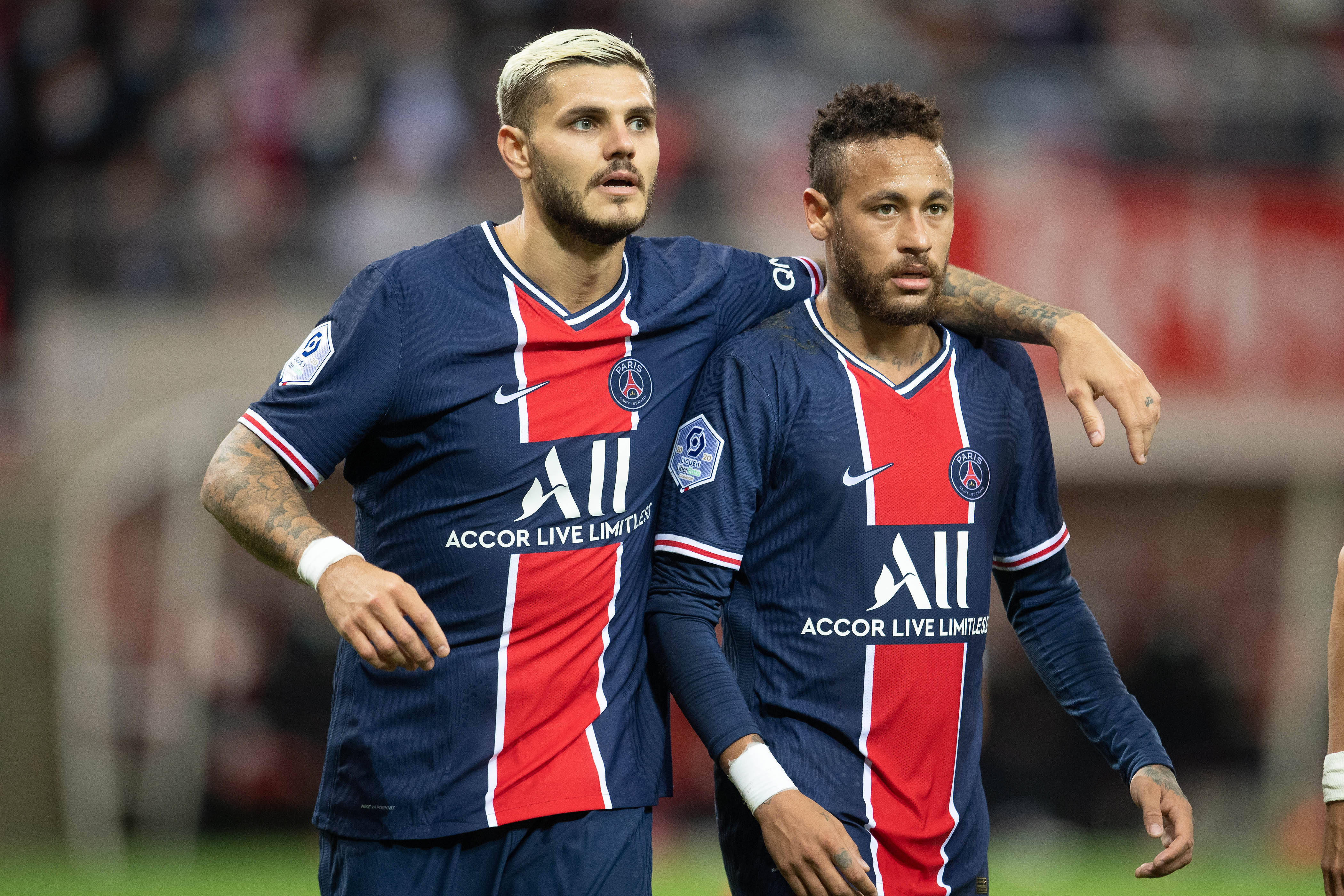 记者：多特为法比奥-席尔瓦提供了为期五年的合同