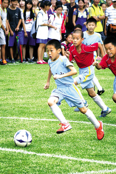 邮报：曼联球迷正计划针对个人座位许可制度发起抗议