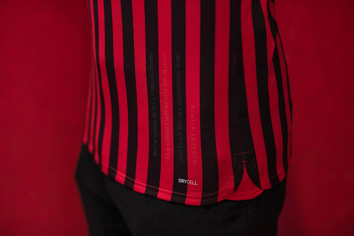 3年蛰伏，1个悬念：郑钦文的2026能否上演王者归来？