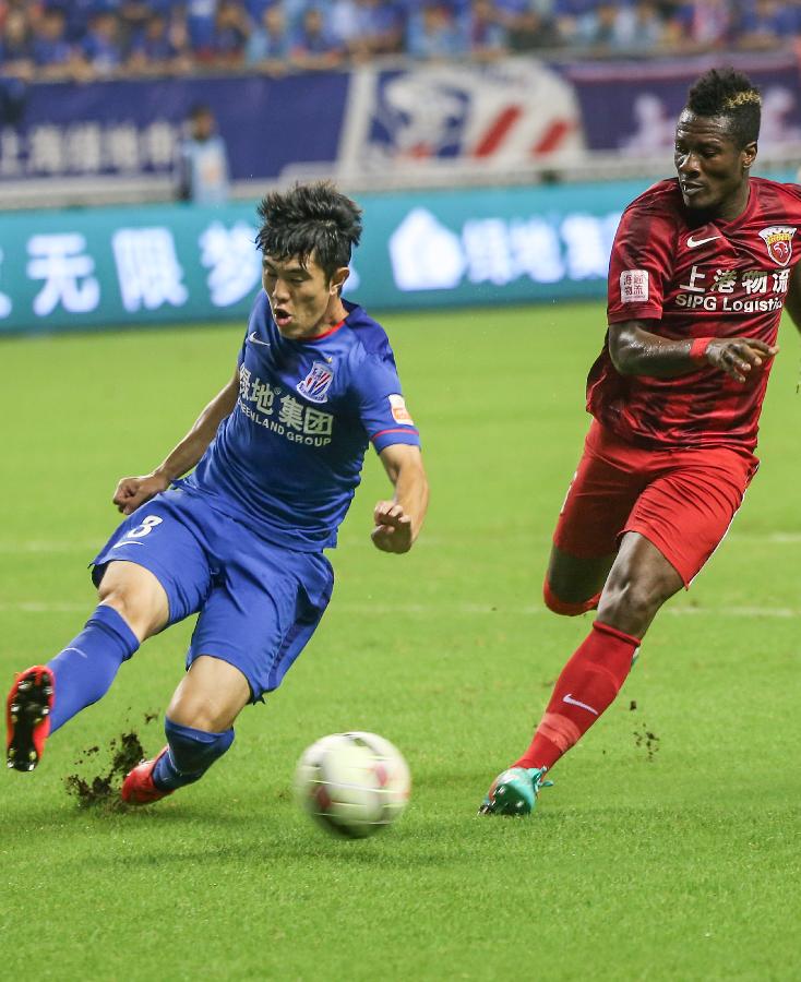 埃弗顿后卫禁区疑似手球，裁判未吹点球正确吗？